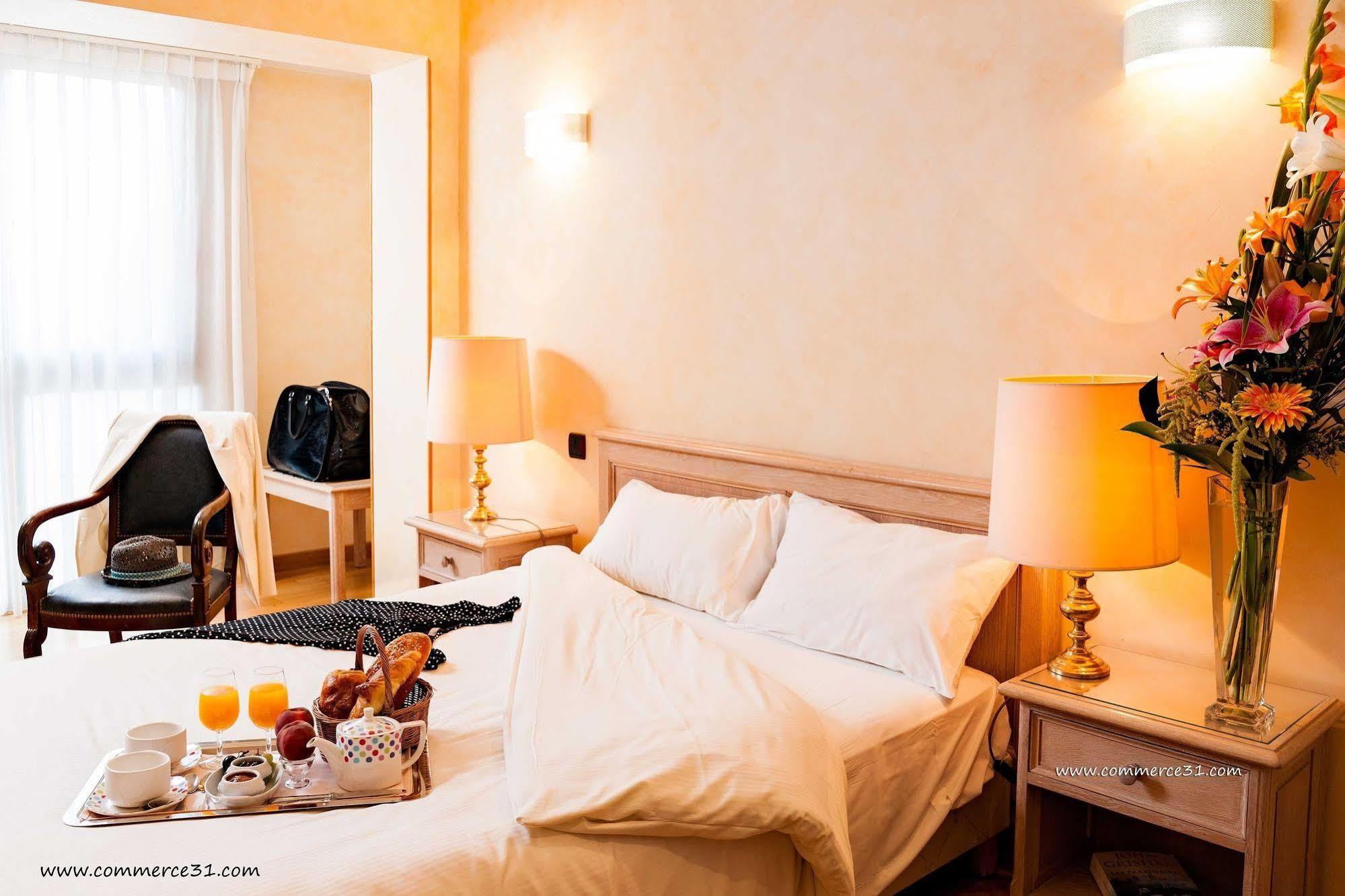Hotel Du Commerce Spa Saint Gaudens Ngoại thất bức ảnh